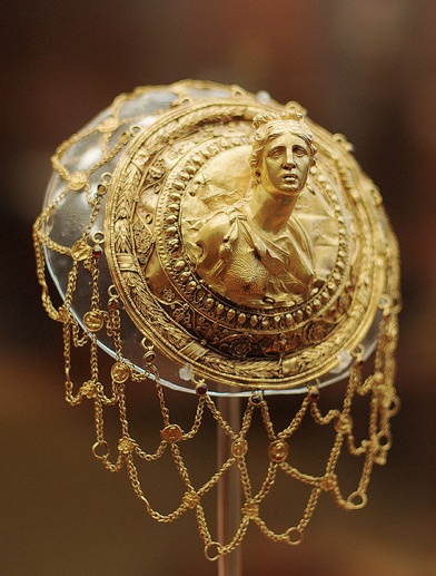 Artemis Hairnet from the National Archaeological Museum in Athens. 